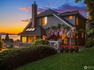 9509 Forest Dell Dr, Edmonds, WA 98020