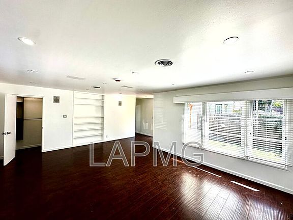 3rd image of 607-611 N El Molino Ave