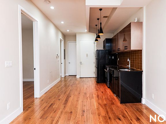 4th image of 435 Menahan St #3G