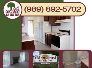 399 Old Orchard Dr, Essexville, MI 48732