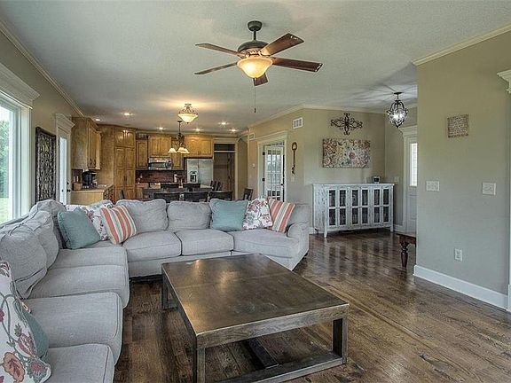 5th image of 21479 187th St
