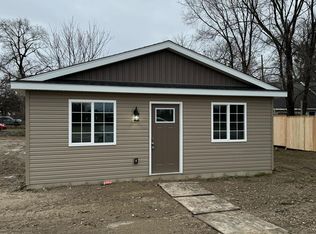 1092 Scott Lake Rd, Waterford, MI 48328