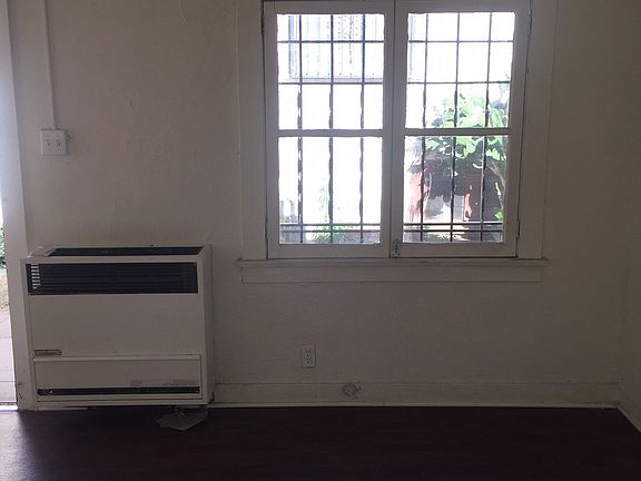 3rd image of 967 White Knoll Dr