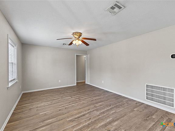 5th image of 607 Hanover St
