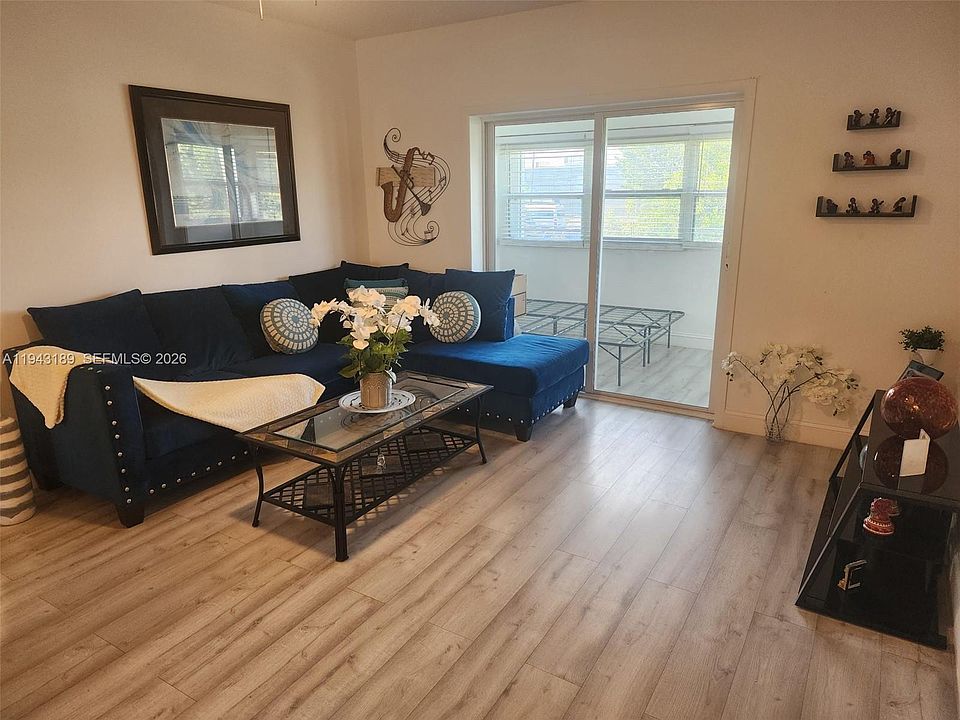 1st image of 1115 Lake Ter APT 206