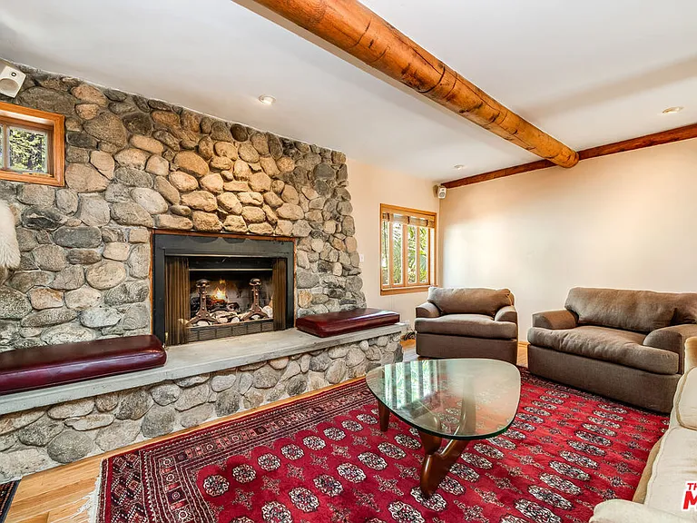 454 E Rustic Rd — Photo 7