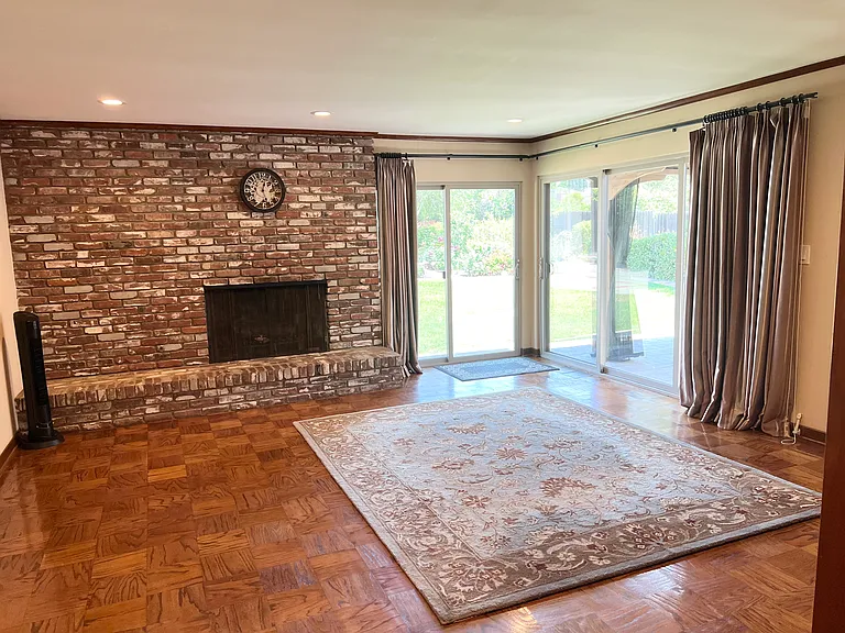 2925 Thorndike Rd — Photo 8
