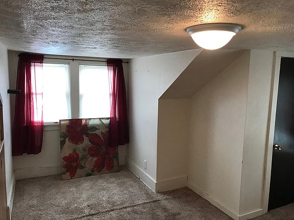 3rd image of 3858 Seward St #2