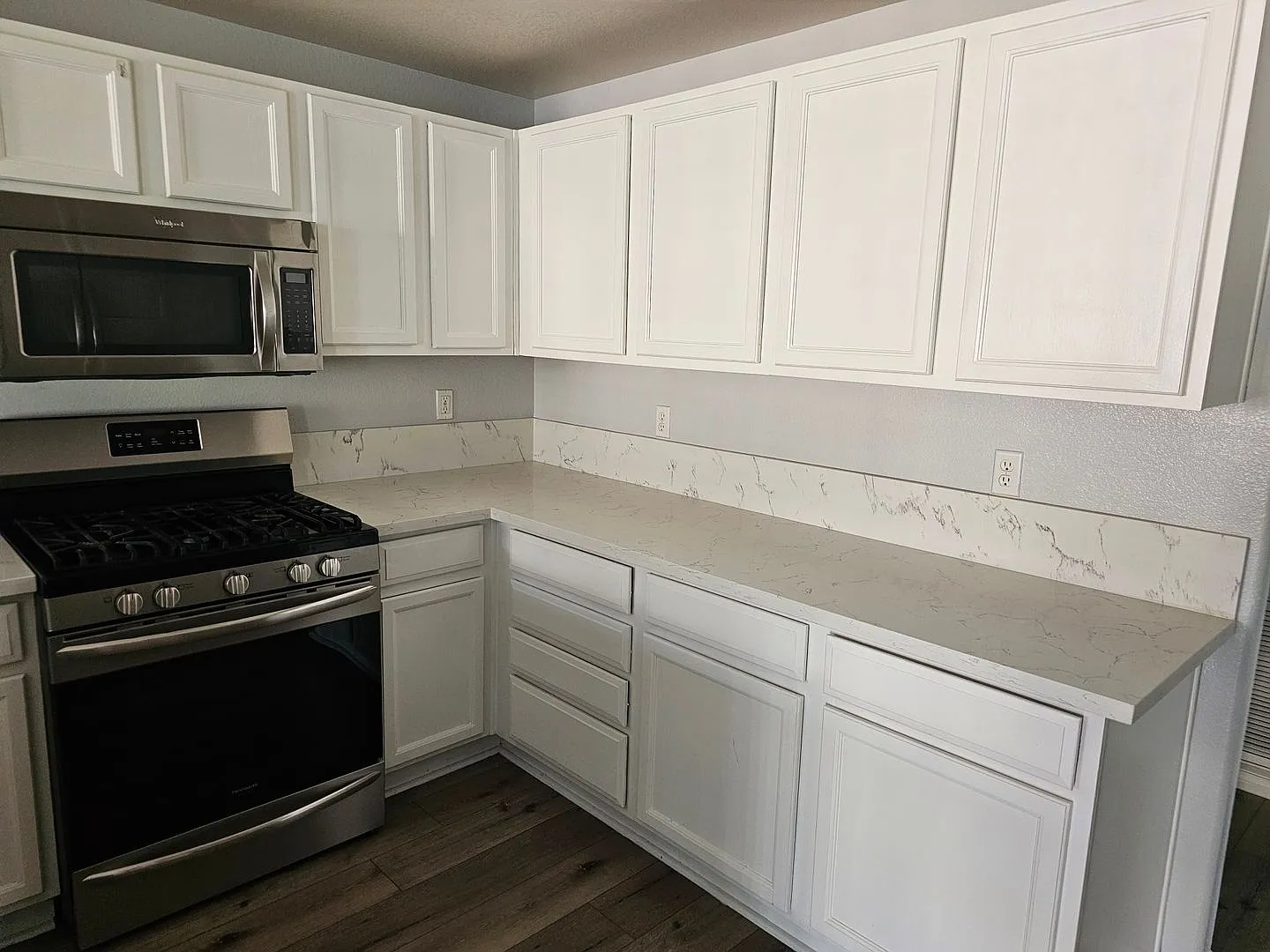 Townhome available in beautiful community — Photo 3
