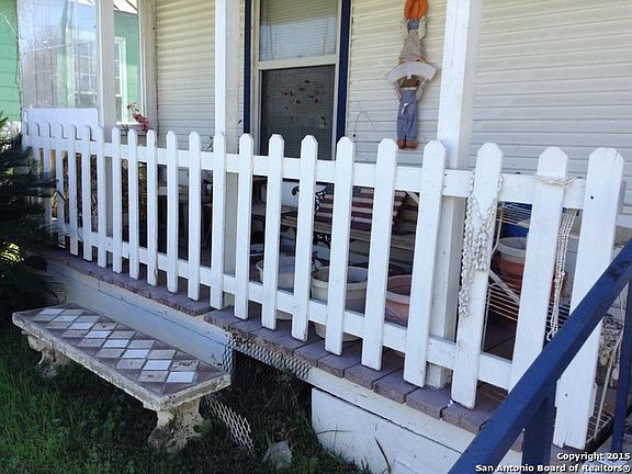 3rd image of 310 Topeka Blvd