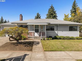 1660 Manor Dr, Gladstone, OR 97027