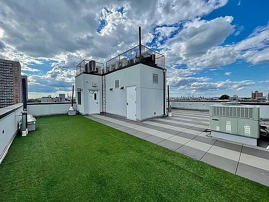 Rented by ERNY LLC | media 22