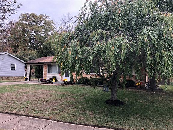 3rd image of 15 Rockford Dr