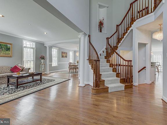4th image of 15210 Arminio Ct