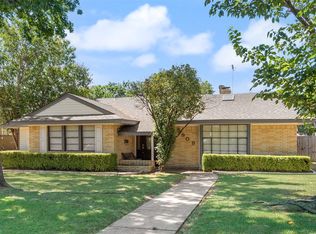 909 Egyptian Way, Grand Prairie, TX 75050