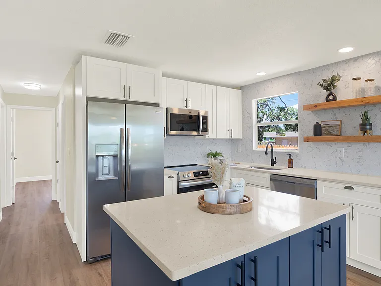 6220 Pershing St NE — Photo 4