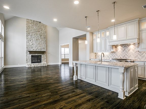 4th image of 1660 Cascades Ct