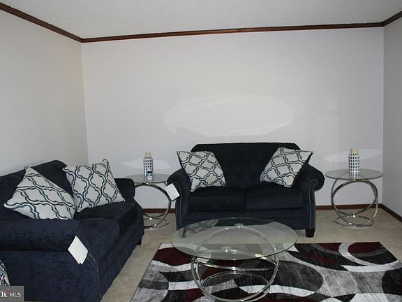 3rd image of 402 Forest Dr