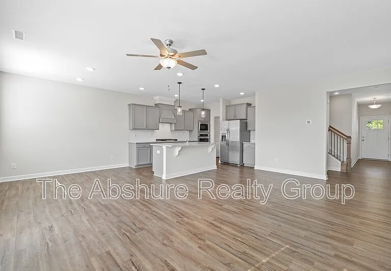 35 Village Edge Dr — Photo 10