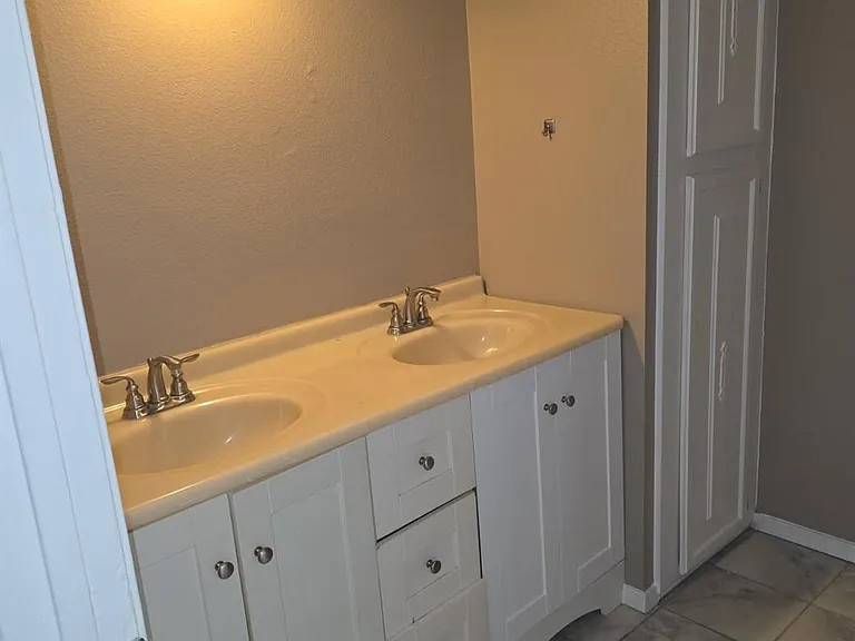 16611 Quail Dale Dr — Photo 8