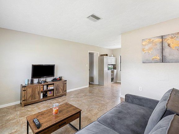 5th image of 4219 Winchester Lane