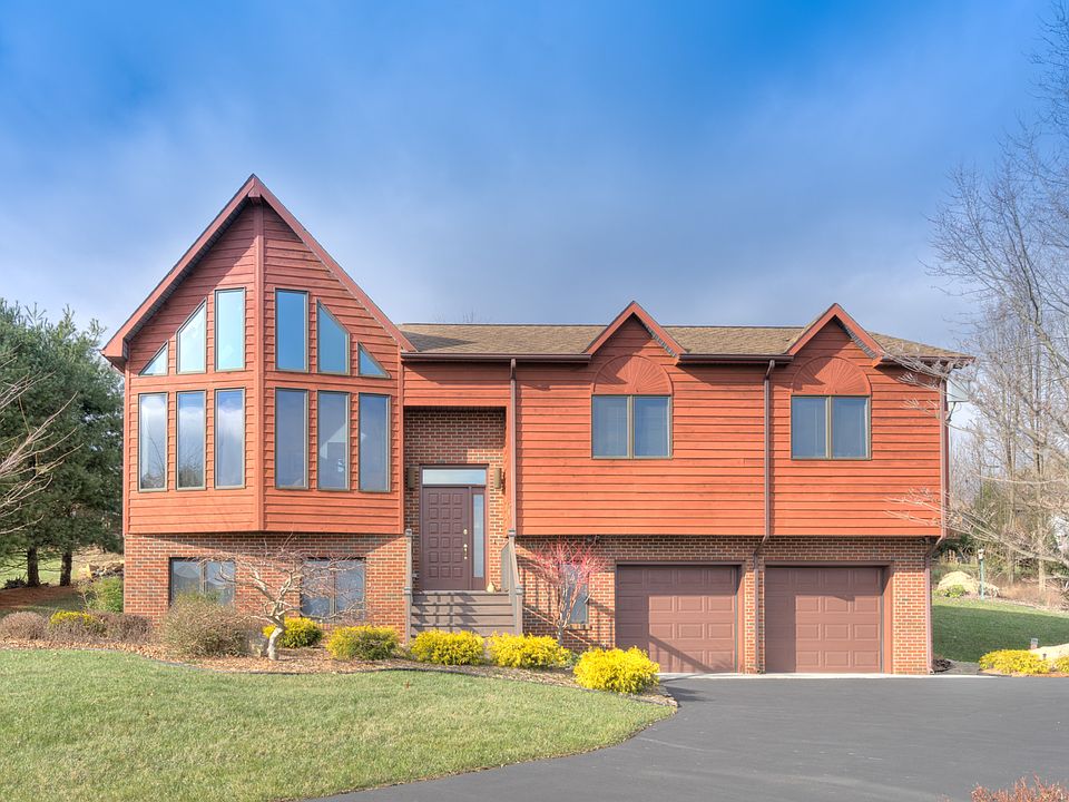 1st image of 512 Cedar Orchard Dr W