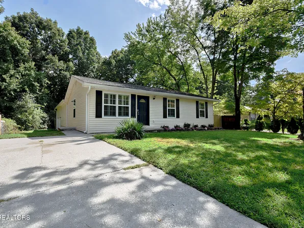 5924 W Pine Ln, Knoxville, TN 37909
