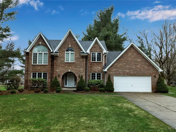 4 Silent Meadow Ln, Orchard Park, NY 14127