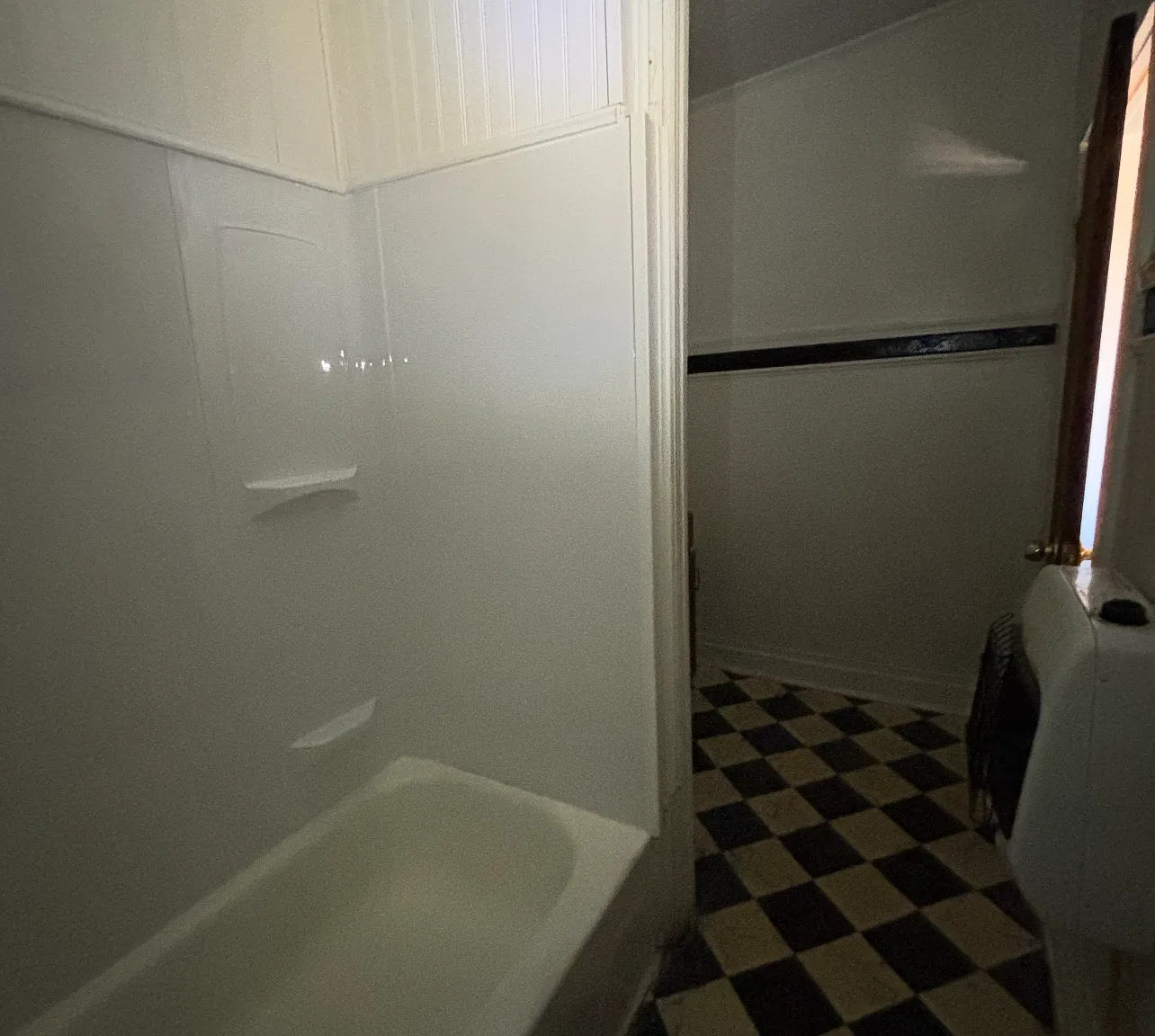 4 bed, 1100 sqft, $900 — Photo 4