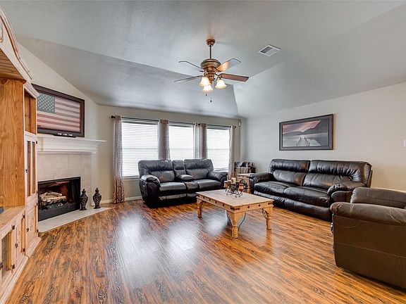 4th image of 1497 Swan Lake Dr
