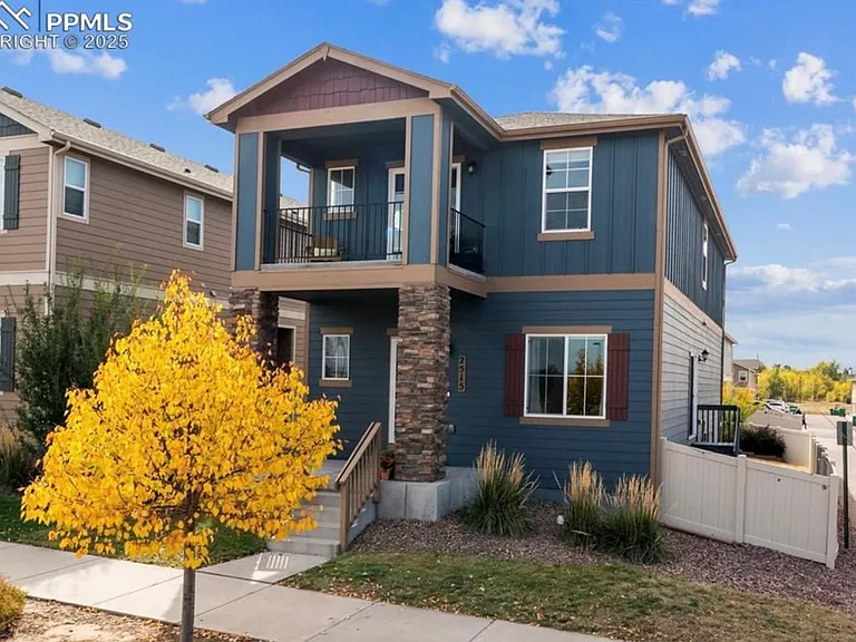 2515 Dorset Dr — Photo 2