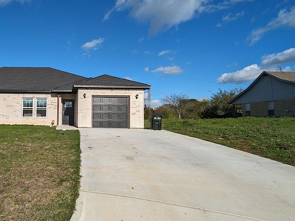 4th image of 203 Honey Bee Dr
