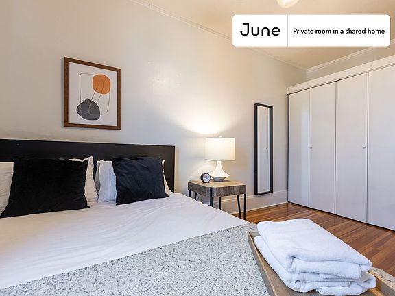 2nd image of 452 Hanover St #B