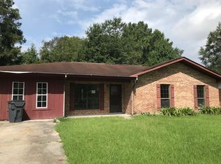 1202 Pinewood Dr, Picayune, MS 39466
