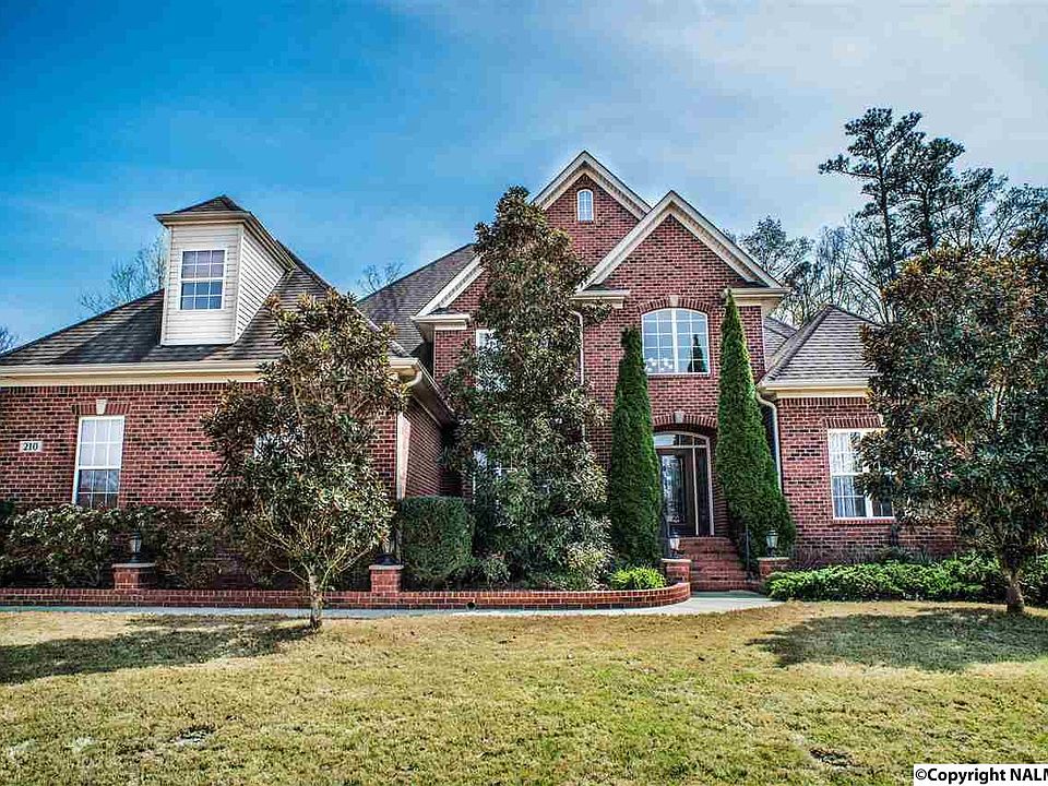 1st image of 210 Bishop Farm Way