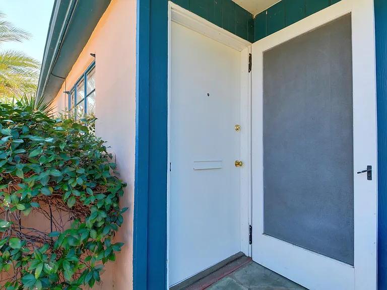 5210 J St — Photo 4