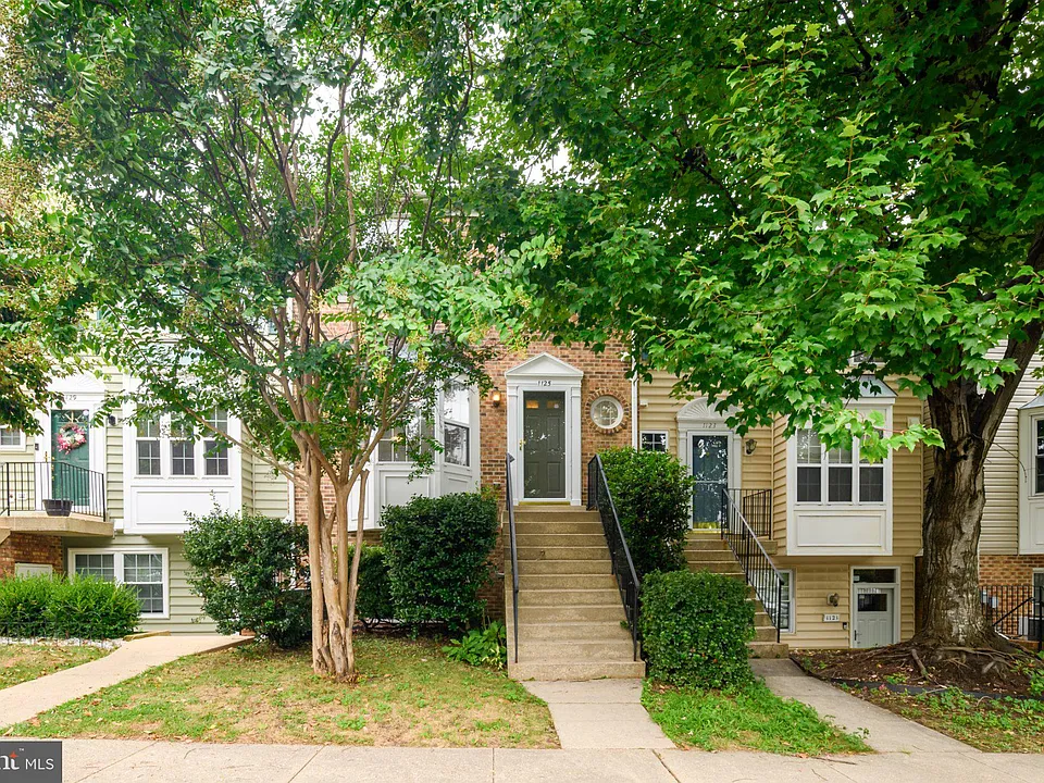 1125 Simsbury Ct