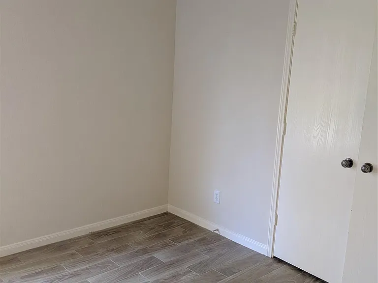 2027 James Madison Dr — Photo 9