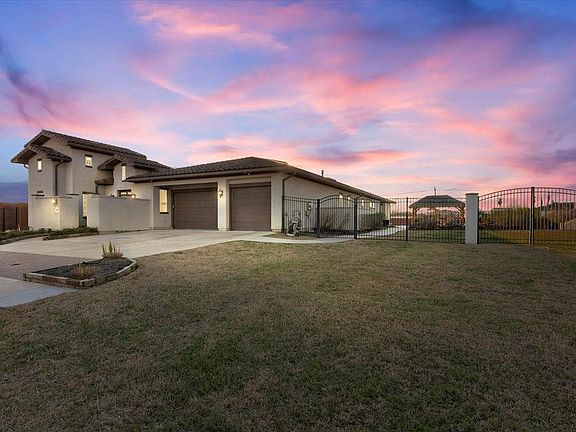 2nd image of 636 Appia Dr