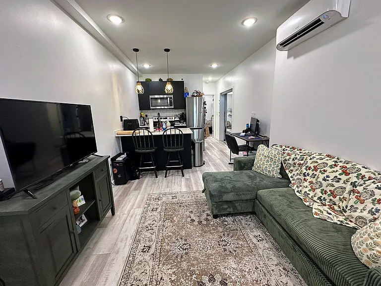 6161 Walnut St #1E — Photo 16
