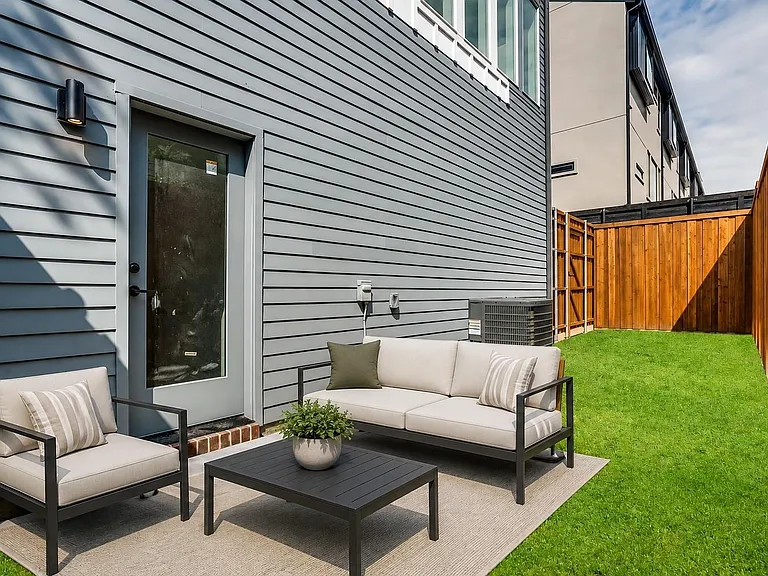 2915 Lucas Dr #105 — Photo 4