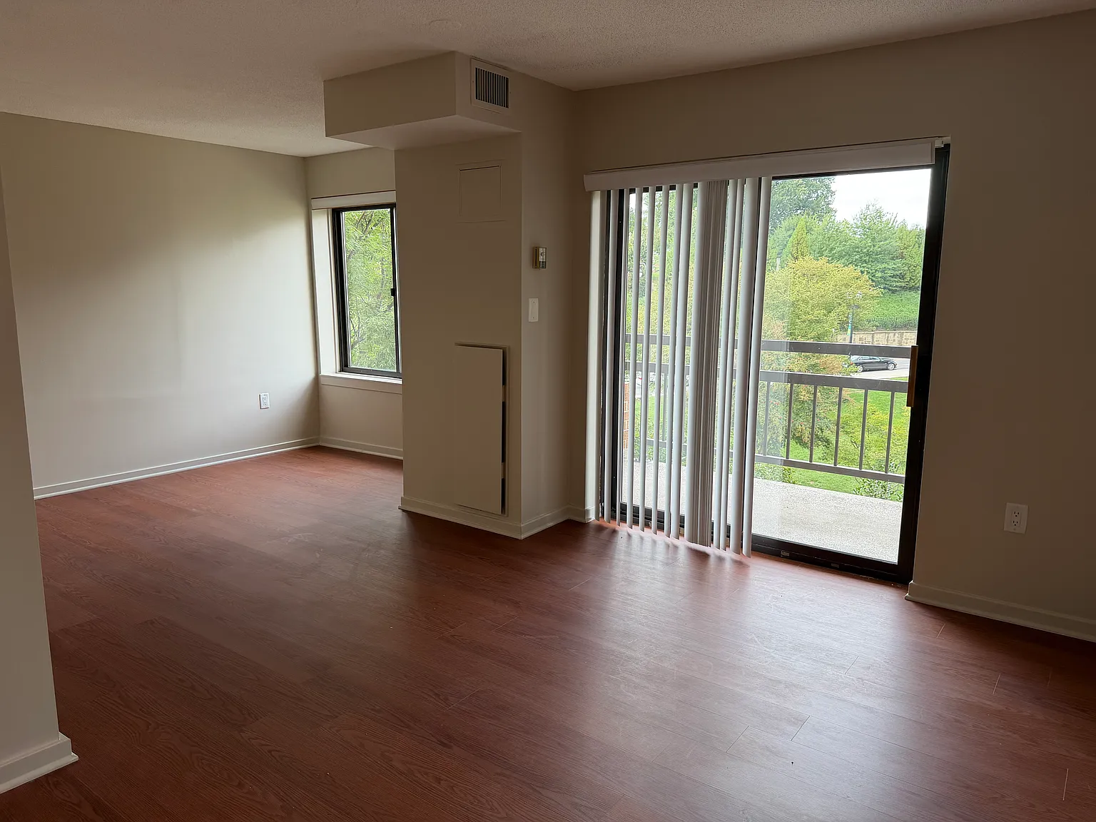 2111 Wisconsin Ave NW — Photo 2