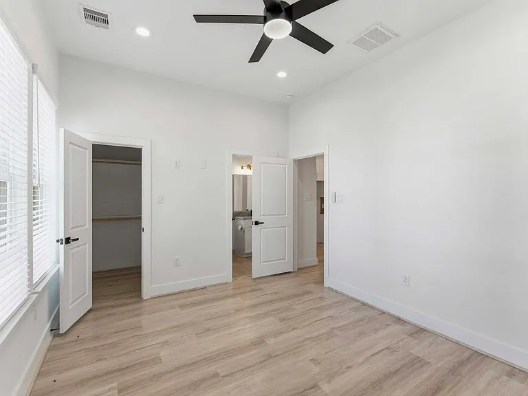 7809 Dyer St — Photo 7