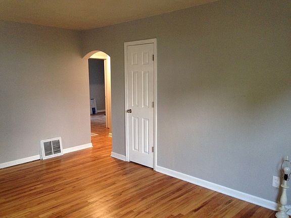 3rd image of 140 Betty Jean Ln