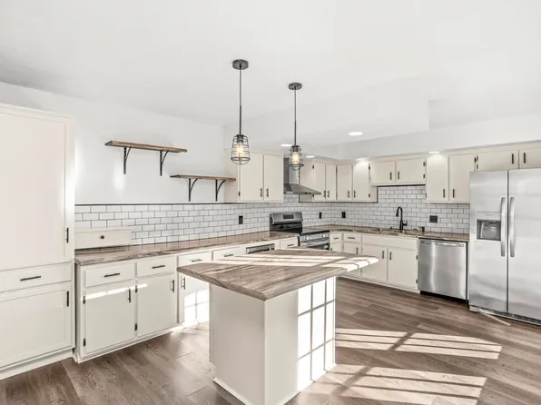 240 Cedarwood Ln, Madison, TN 37115