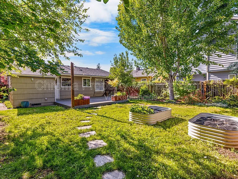7676 N Mississippi Ave — Photo 17