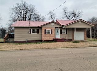 201 E Union St, Clarkton, MO 63837