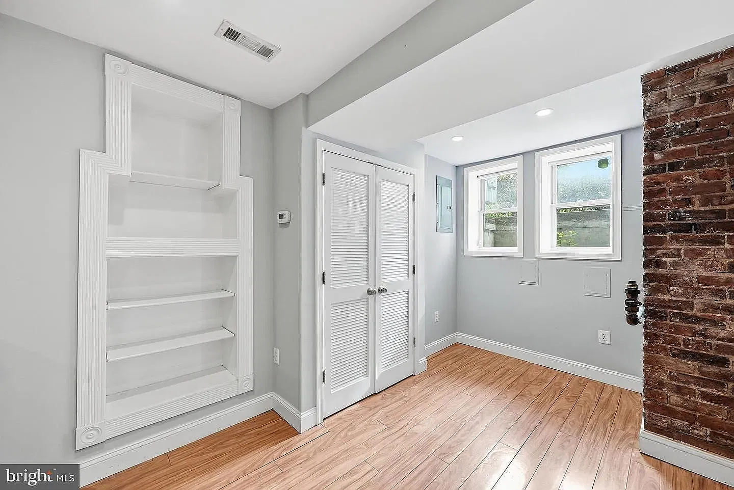 2 bed, 900 sqft, $2,800 — Photo 3