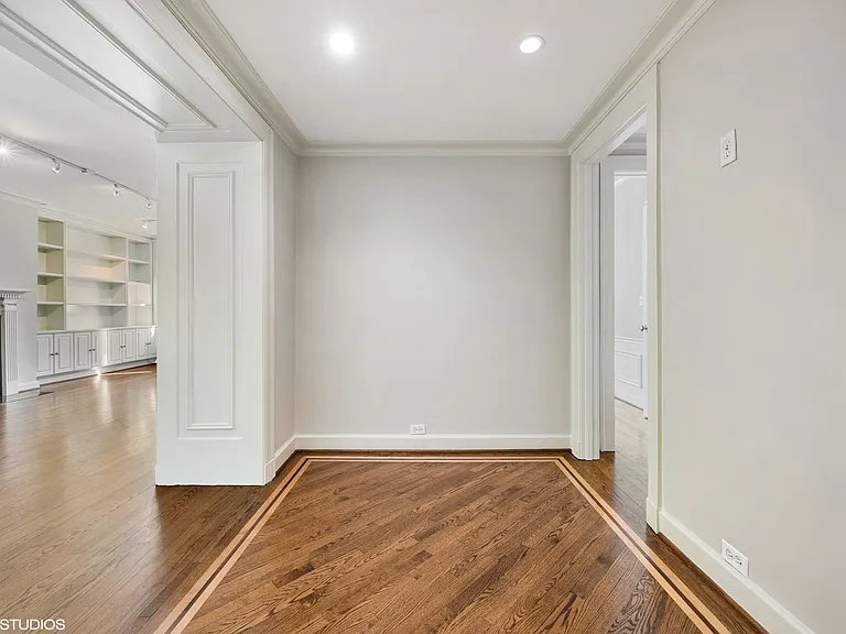3100 N Sheridan Rd #4D — Photo 2