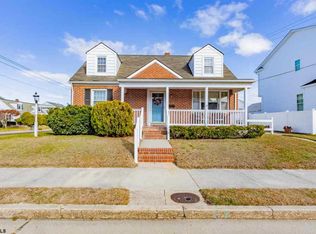 121 N Barclay Ave, Margate, NJ 08402